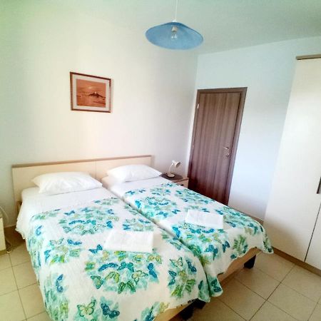 Apartment Luna Tribunj Tribalj المظهر الخارجي الصورة